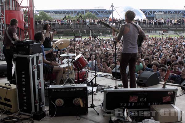 THEE OH SEES - 2010-06-06 - PARIS - Parc de la Villette - 